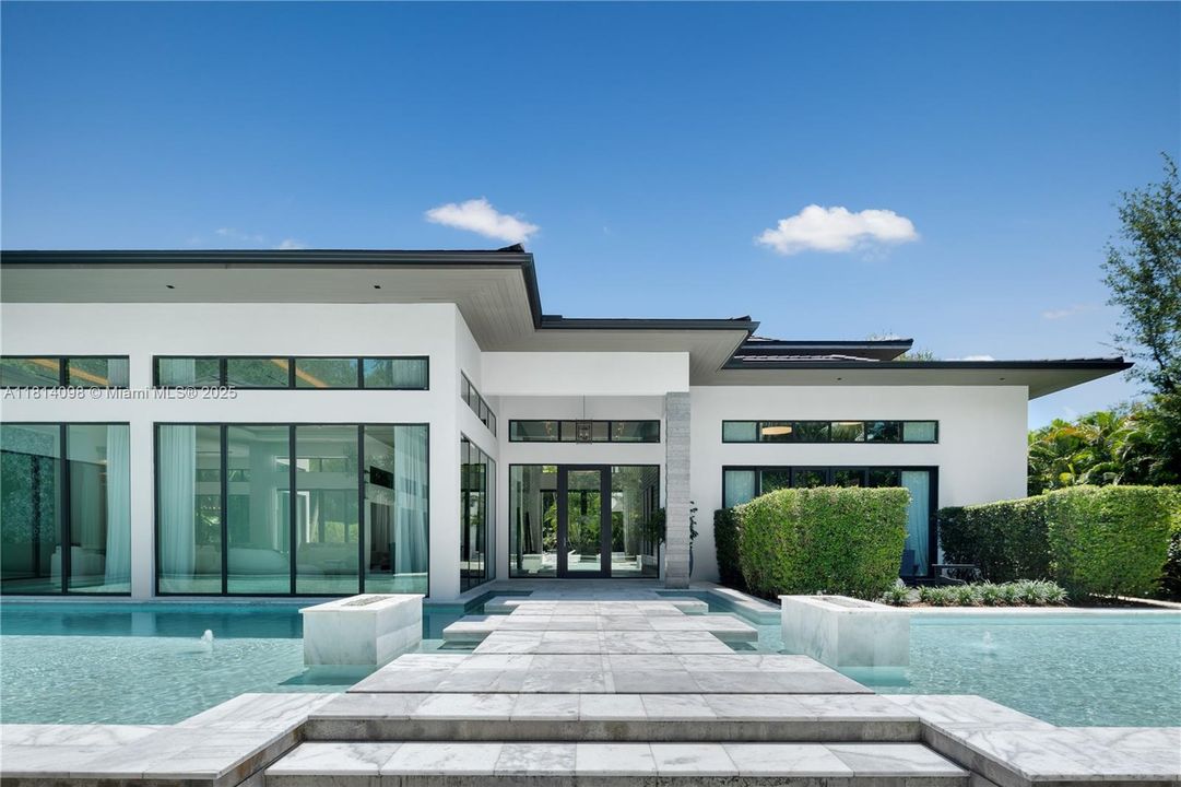 待售: $11,495,000 (5 贝兹, 6 浴室, 10178 平方英尺)