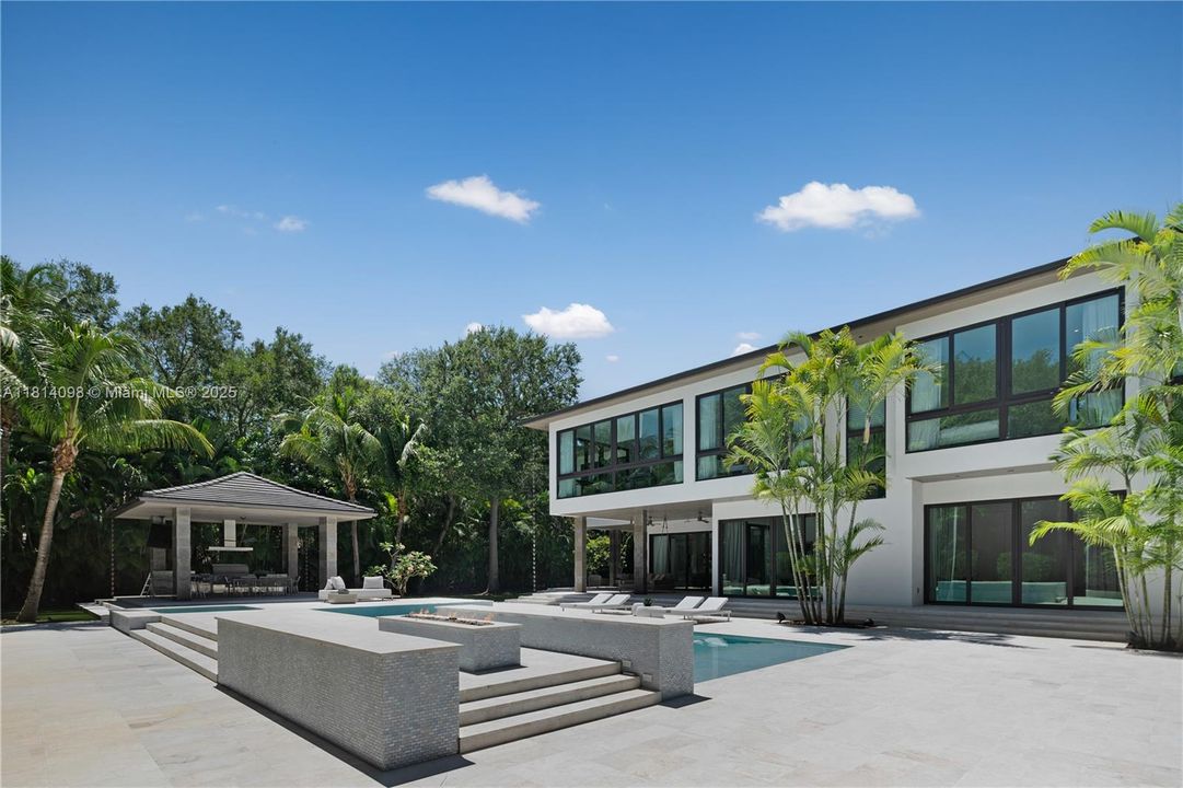 待售: $11,495,000 (5 贝兹, 6 浴室, 10178 平方英尺)