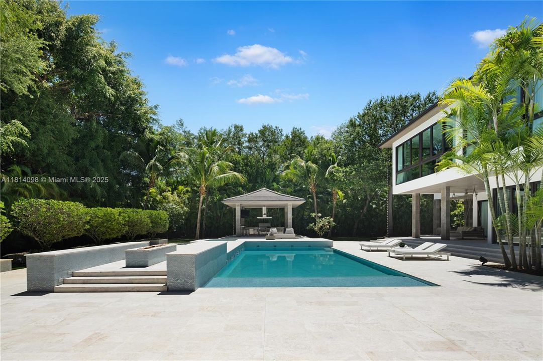 待售: $11,495,000 (5 贝兹, 6 浴室, 10178 平方英尺)