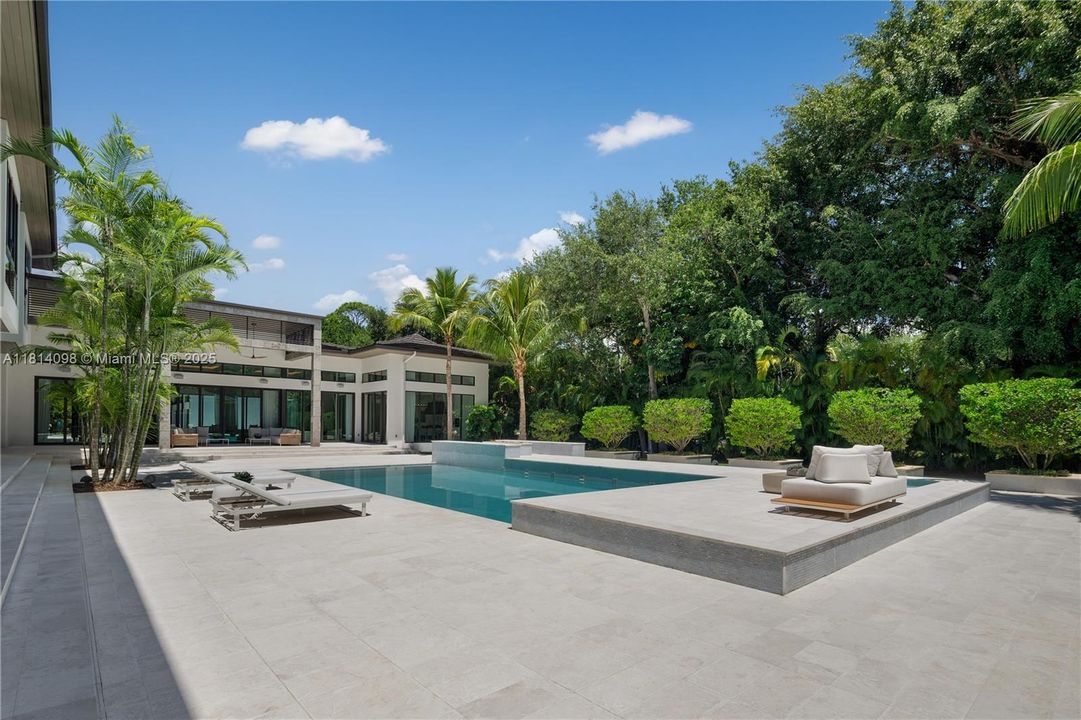 待售: $11,495,000 (5 贝兹, 6 浴室, 10178 平方英尺)