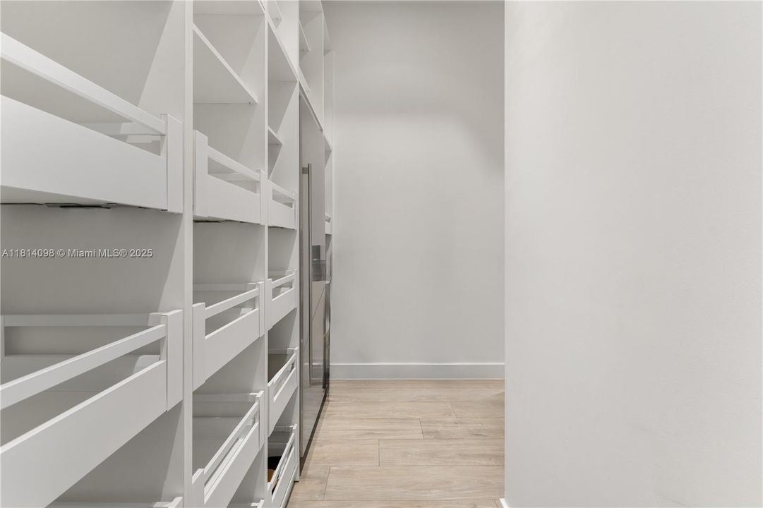 待售: $11,495,000 (5 贝兹, 6 浴室, 10178 平方英尺)