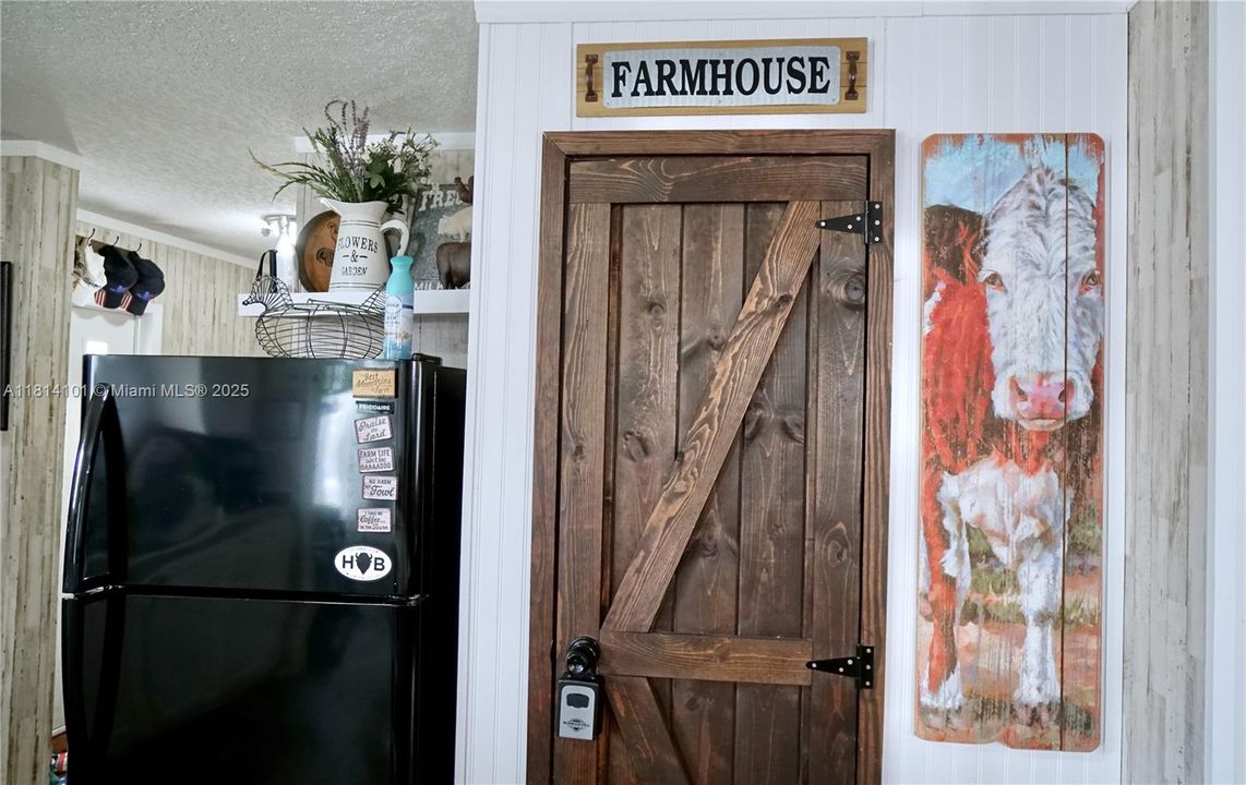 For Sale: $470,000 (3 beds, 2 baths, 1484 Square Feet)