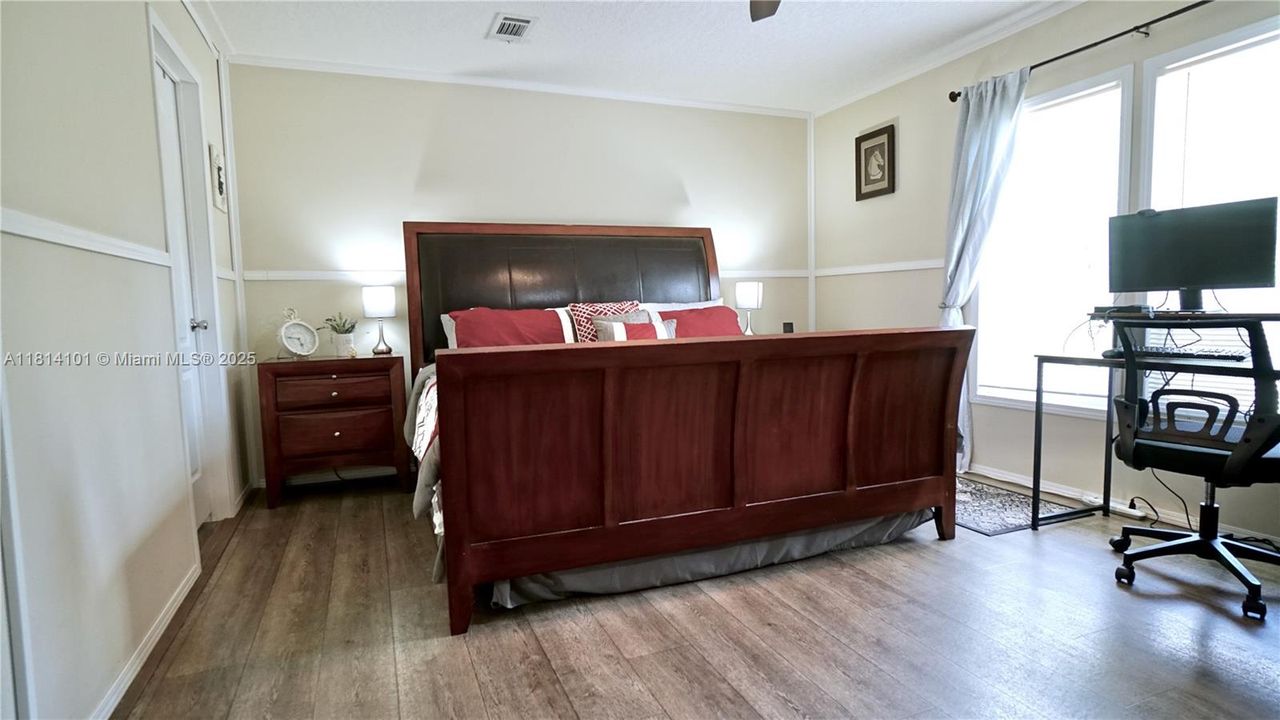 For Sale: $470,000 (3 beds, 2 baths, 1484 Square Feet)