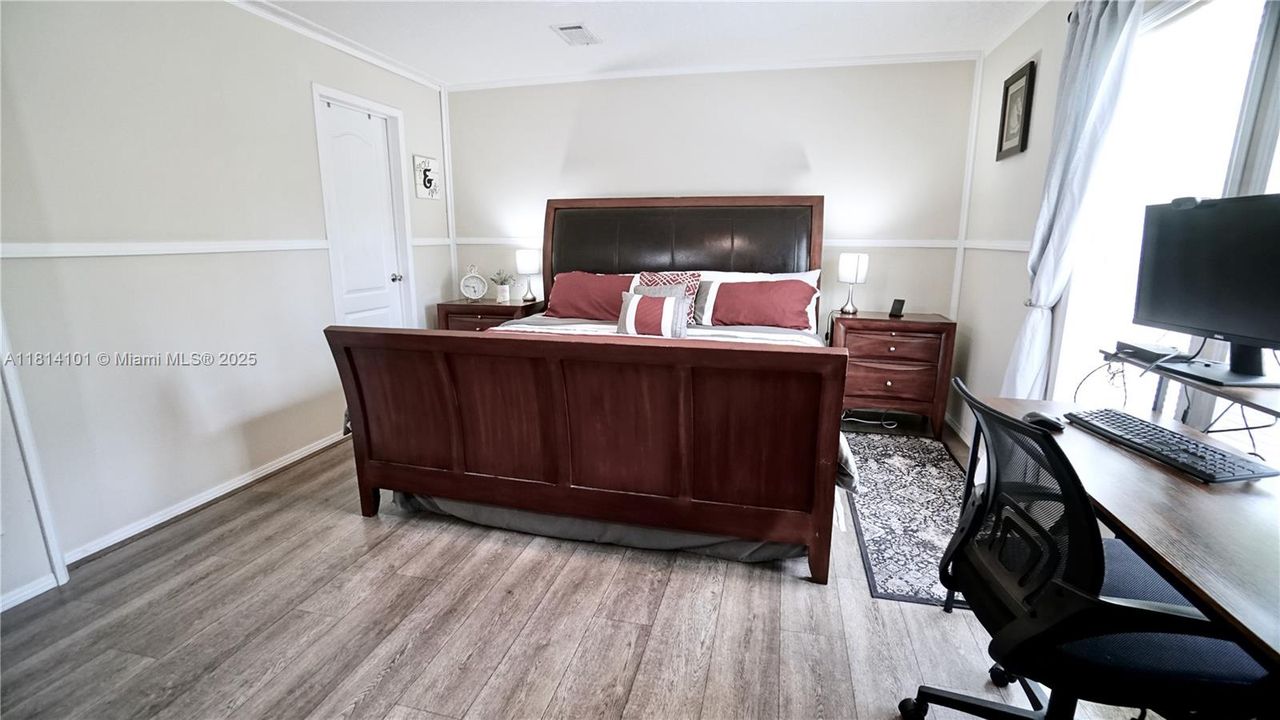 For Sale: $470,000 (3 beds, 2 baths, 1484 Square Feet)