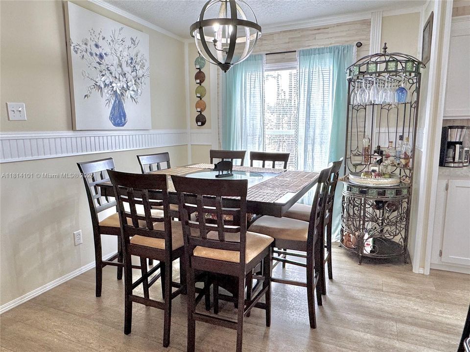 For Sale: $470,000 (3 beds, 2 baths, 1484 Square Feet)