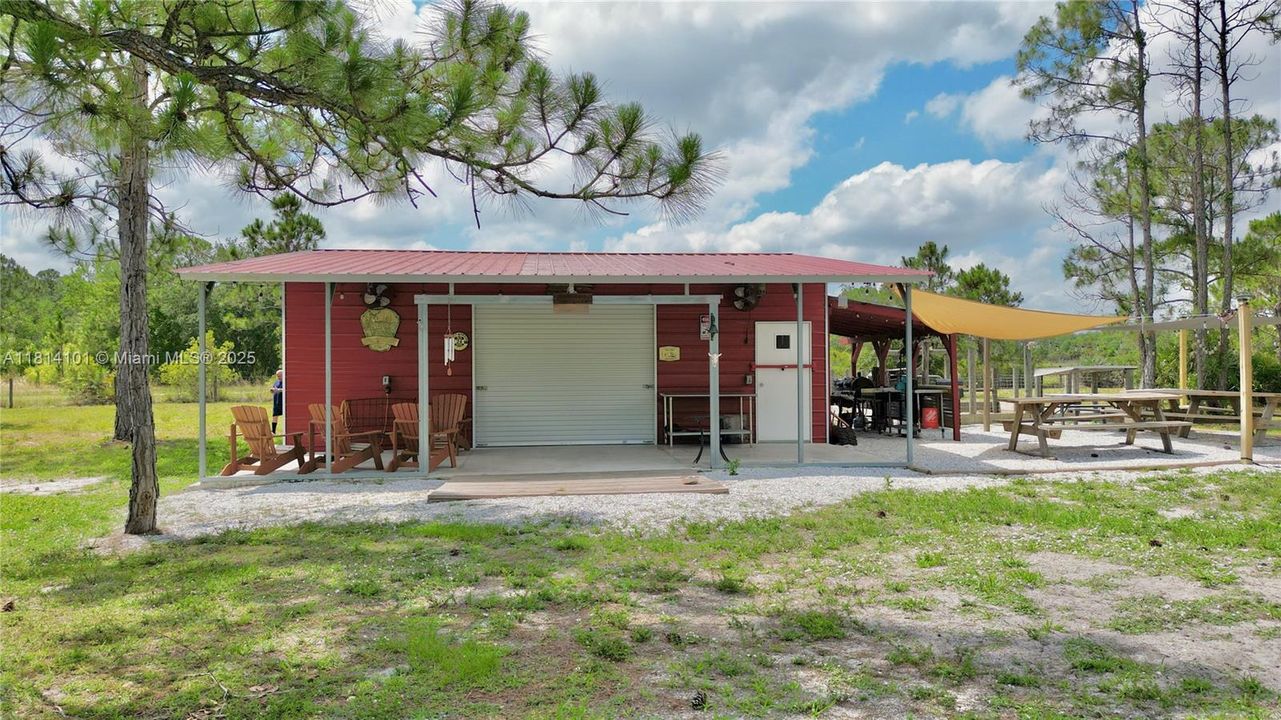 For Sale: $470,000 (3 beds, 2 baths, 1484 Square Feet)