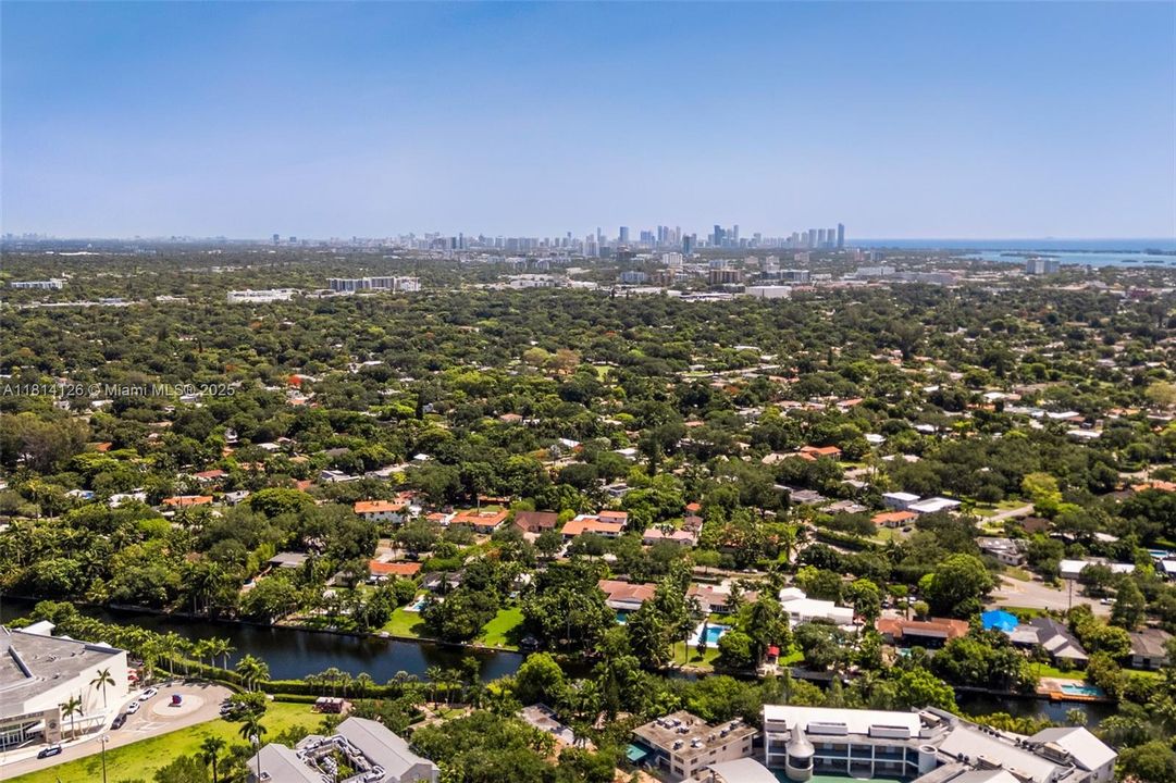 For Sale: $1,600,000 (0.62 acres)