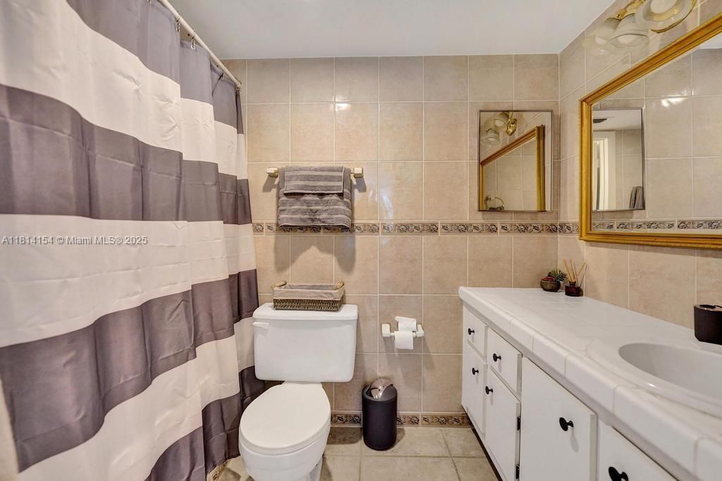 Под контрактом: $1,900 (2 спален, 2 ванн, 976 Квадратных фут)