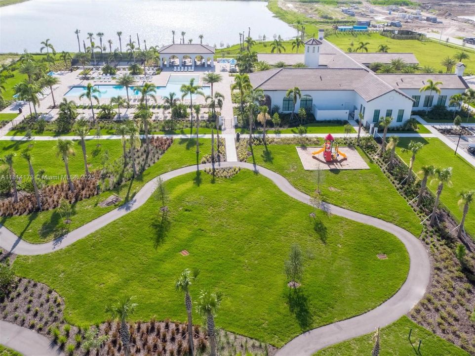 For Sale: $410,000 (3 beds, 2 baths, 1924 Square Feet)