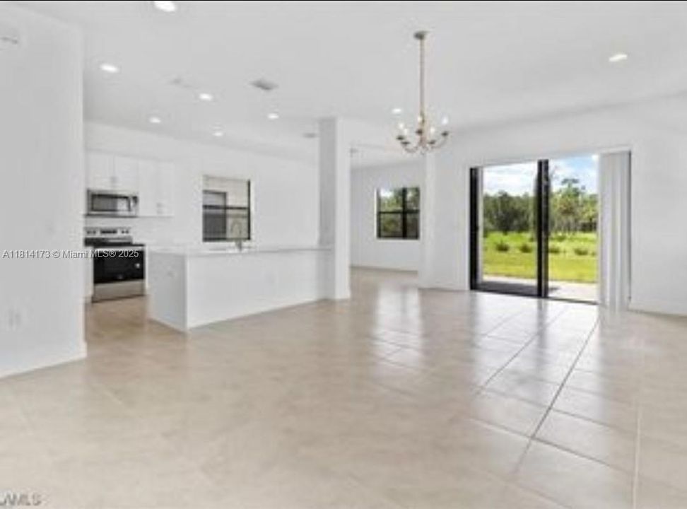 For Sale: $410,000 (3 beds, 2 baths, 1924 Square Feet)