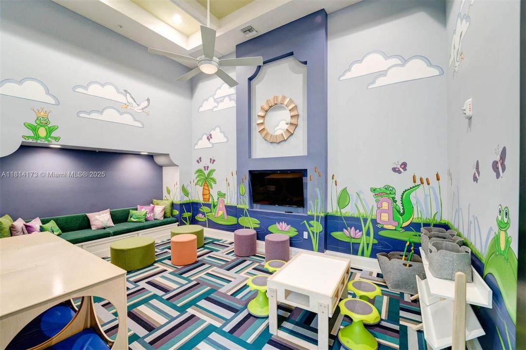 For Sale: $410,000 (3 beds, 2 baths, 1924 Square Feet)