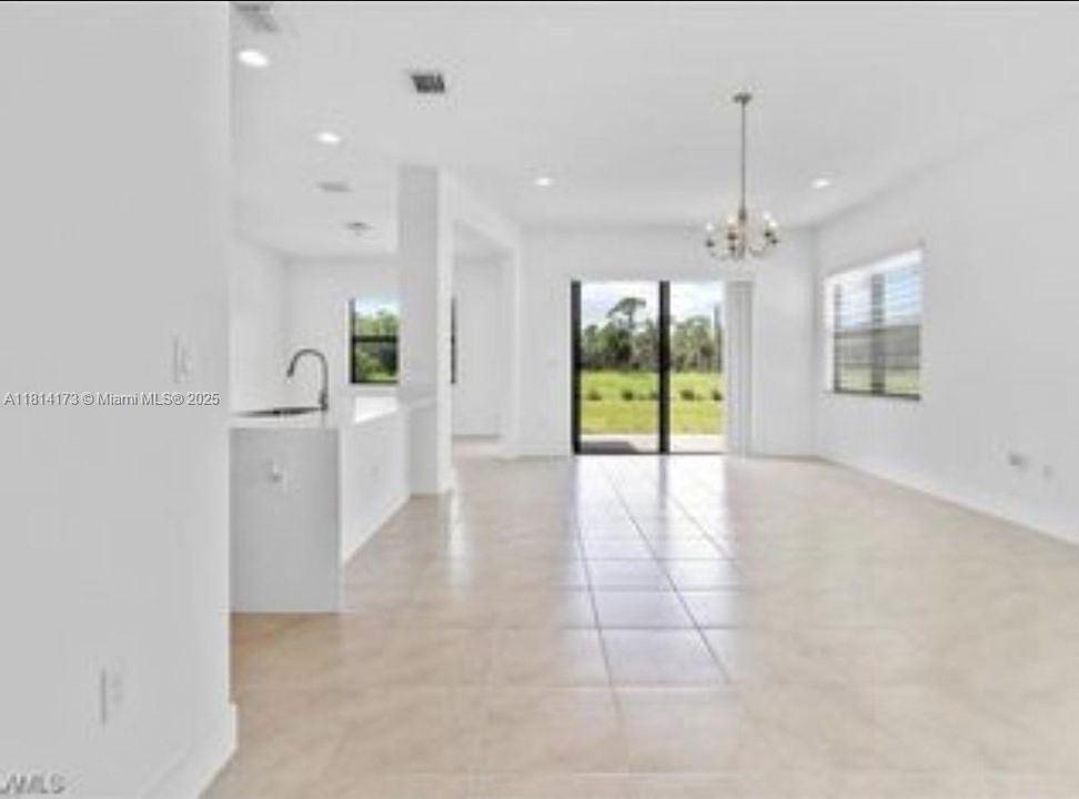 For Sale: $410,000 (3 beds, 2 baths, 1924 Square Feet)