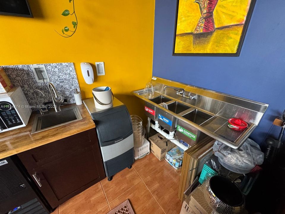 Recently Sold: $3,100 (0 beds, 0 baths, 0 Square Feet)