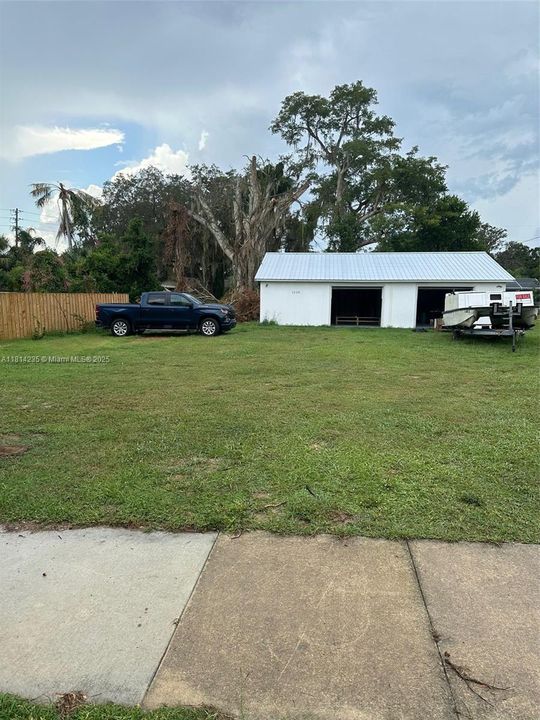 待售: $150,000 (0.24 acres)