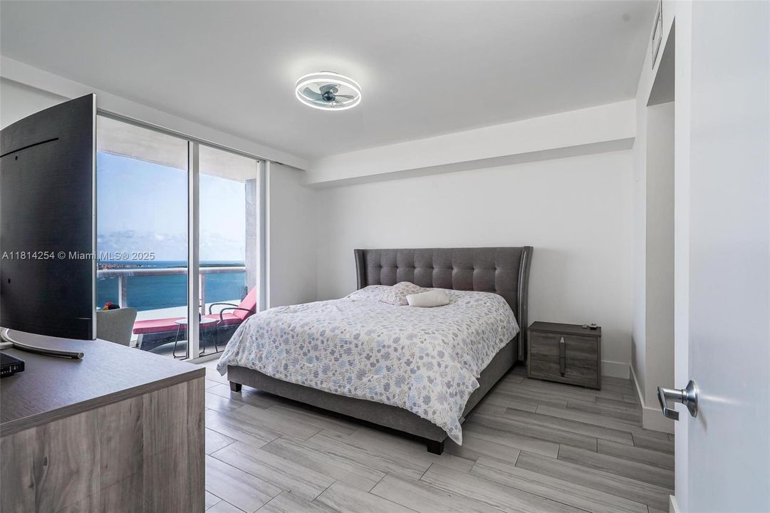 En Venta: $950,000 (2 camas, 2 baños, 1322 Pies cuadrados)