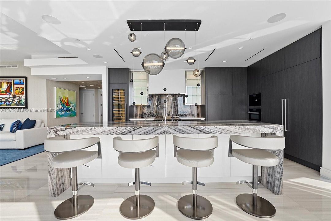 For Rent: $60,000 (5 beds, 7 baths, 4131 Square Feet)