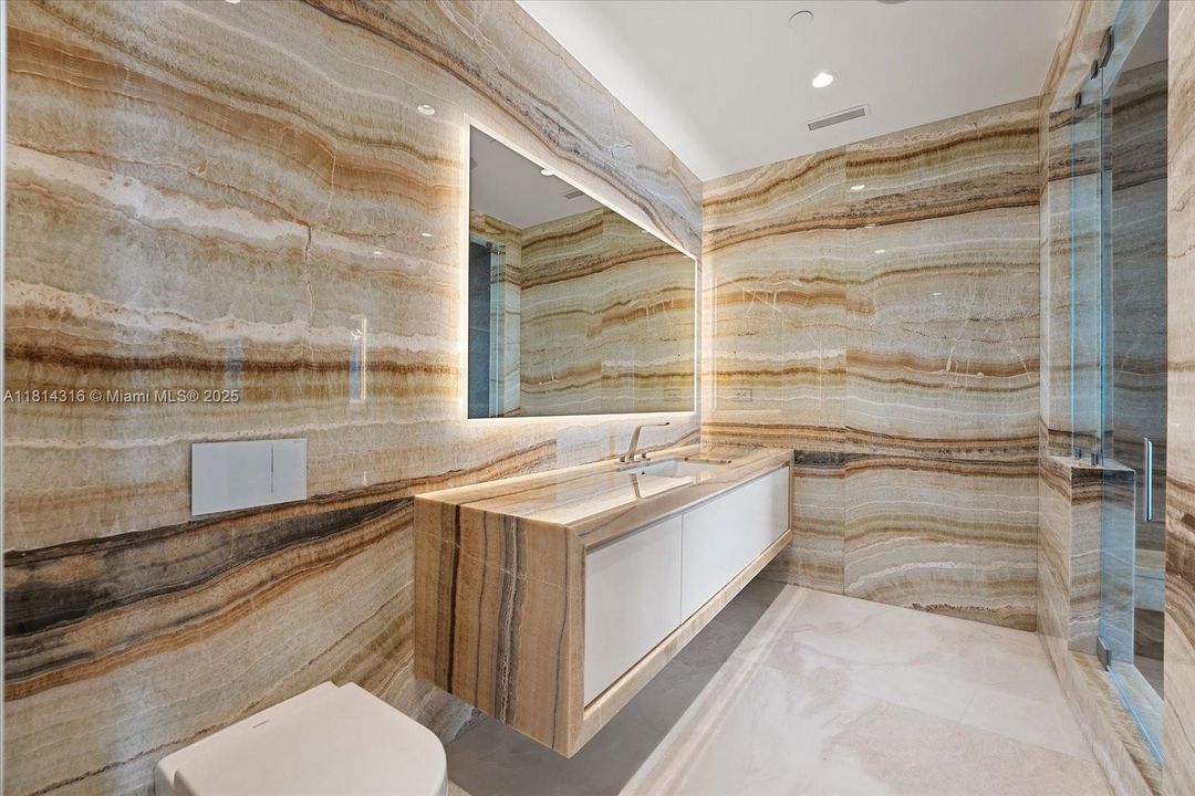 For Rent: $60,000 (5 beds, 7 baths, 4131 Square Feet)