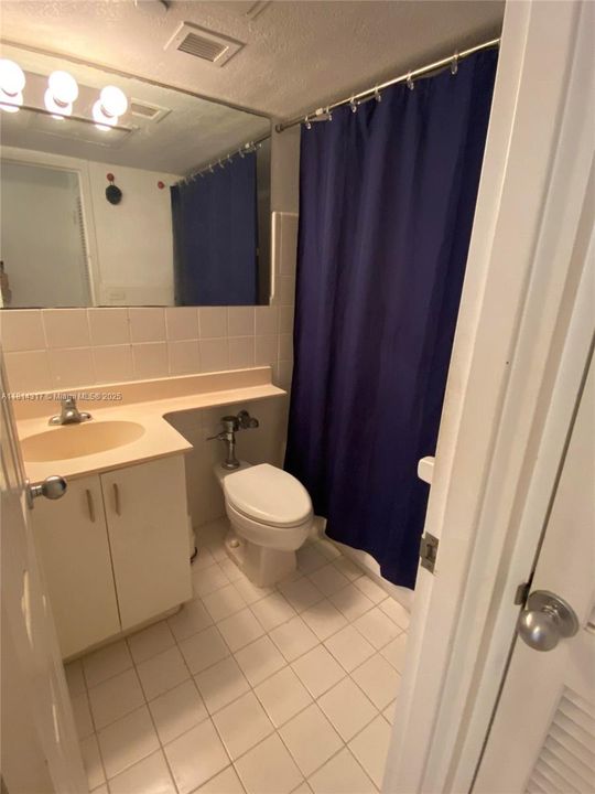 待售: $415,000 (1 贝兹, 1 浴室, 731 平方英尺)