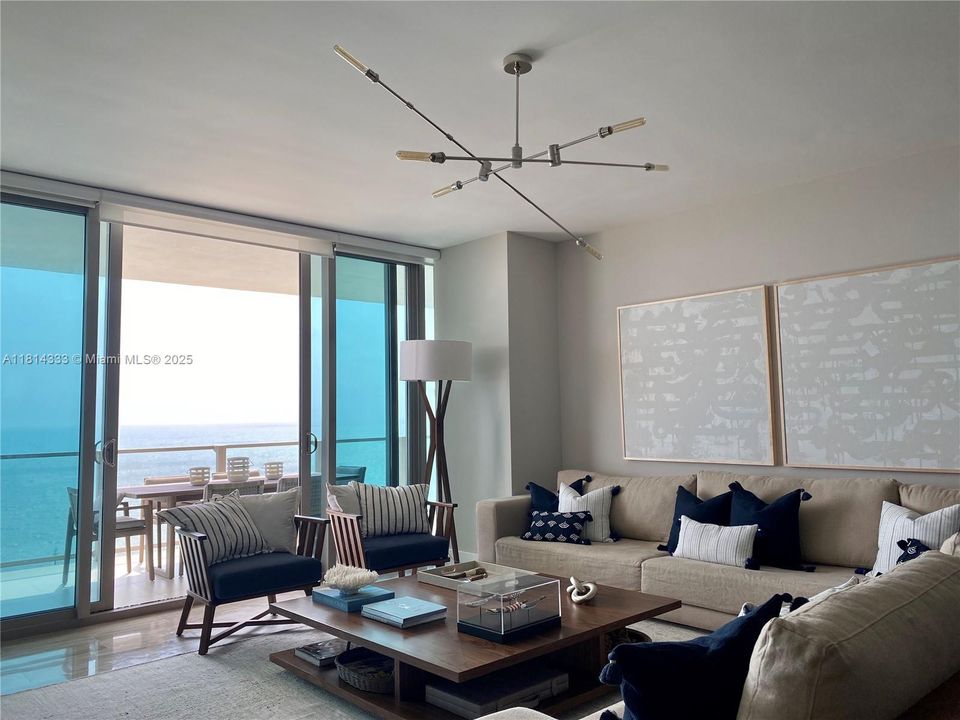 合同活跃: $30,000 (2 贝兹, 2 浴室, 1703 平方英尺)