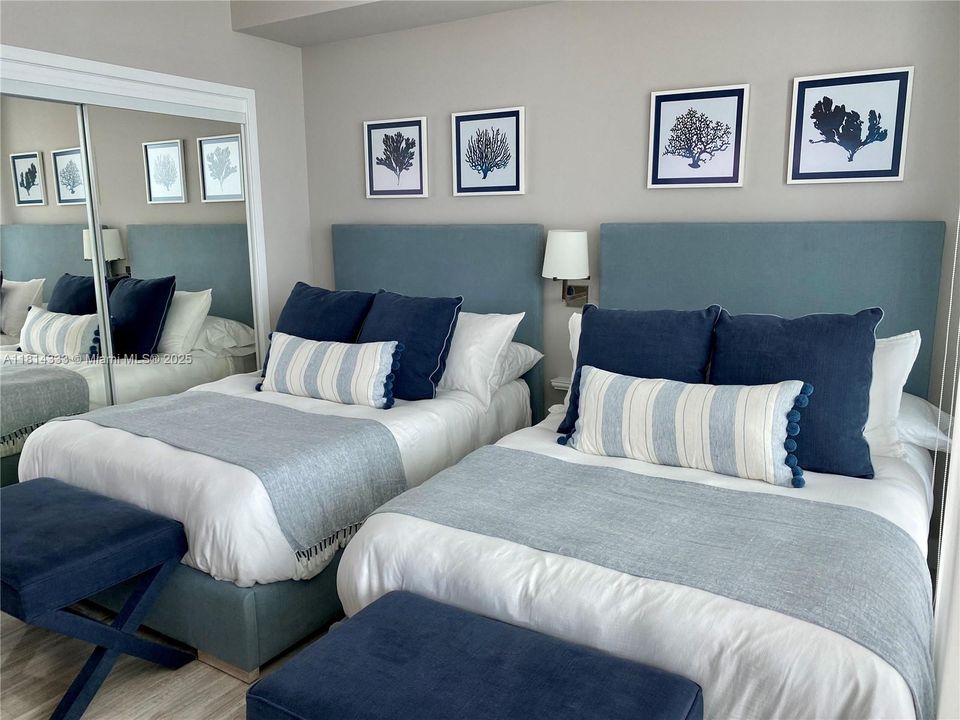 合同活跃: $30,000 (2 贝兹, 2 浴室, 1703 平方英尺)