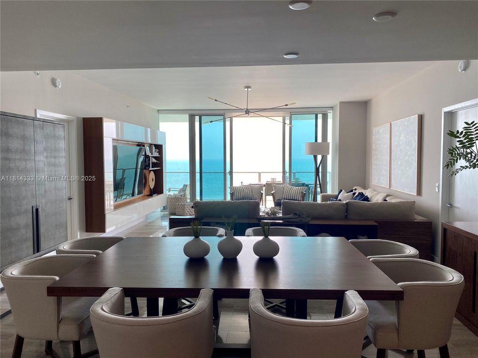 合同活跃: $30,000 (2 贝兹, 2 浴室, 1703 平方英尺)