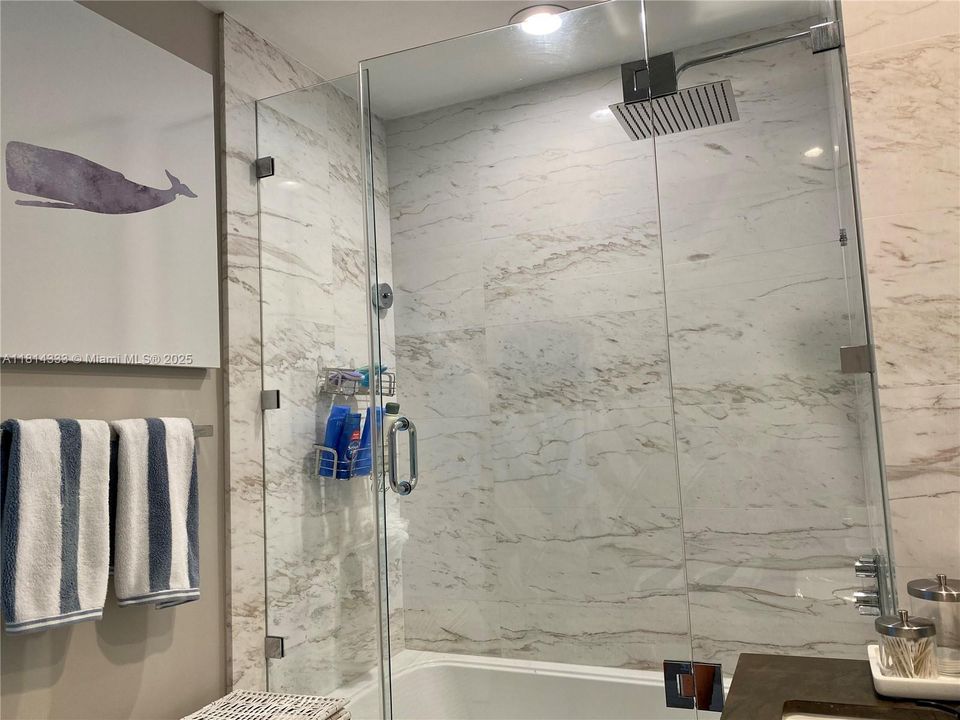 合同活跃: $30,000 (2 贝兹, 2 浴室, 1703 平方英尺)