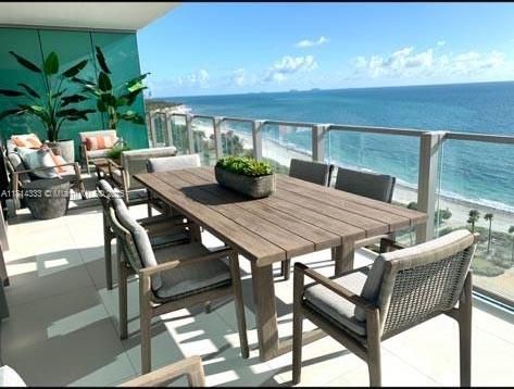 合同活跃: $30,000 (2 贝兹, 2 浴室, 1703 平方英尺)