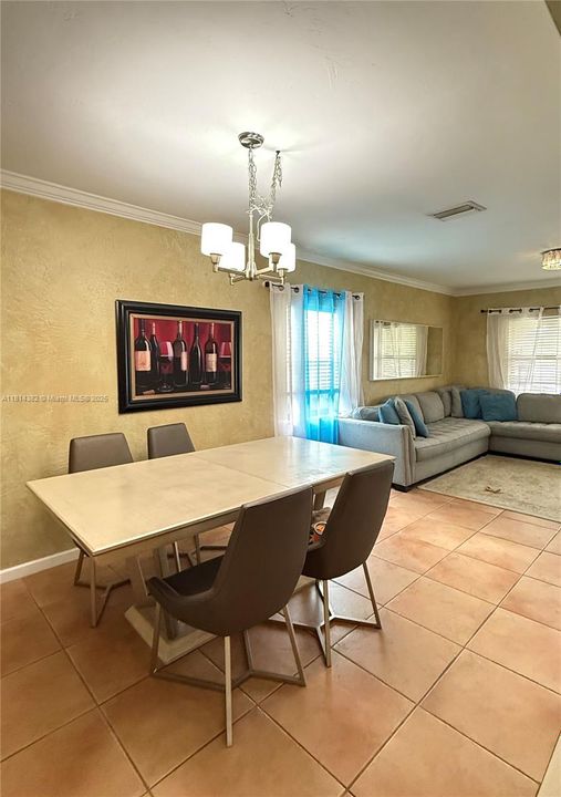 Recently Sold: $589,000 (3 beds, 1 baths, 975 Square Feet)