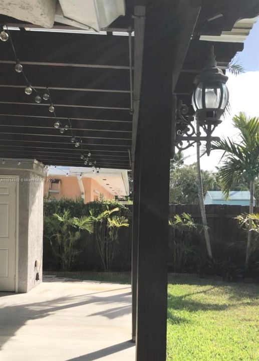 Recently Sold: $589,000 (3 beds, 1 baths, 975 Square Feet)