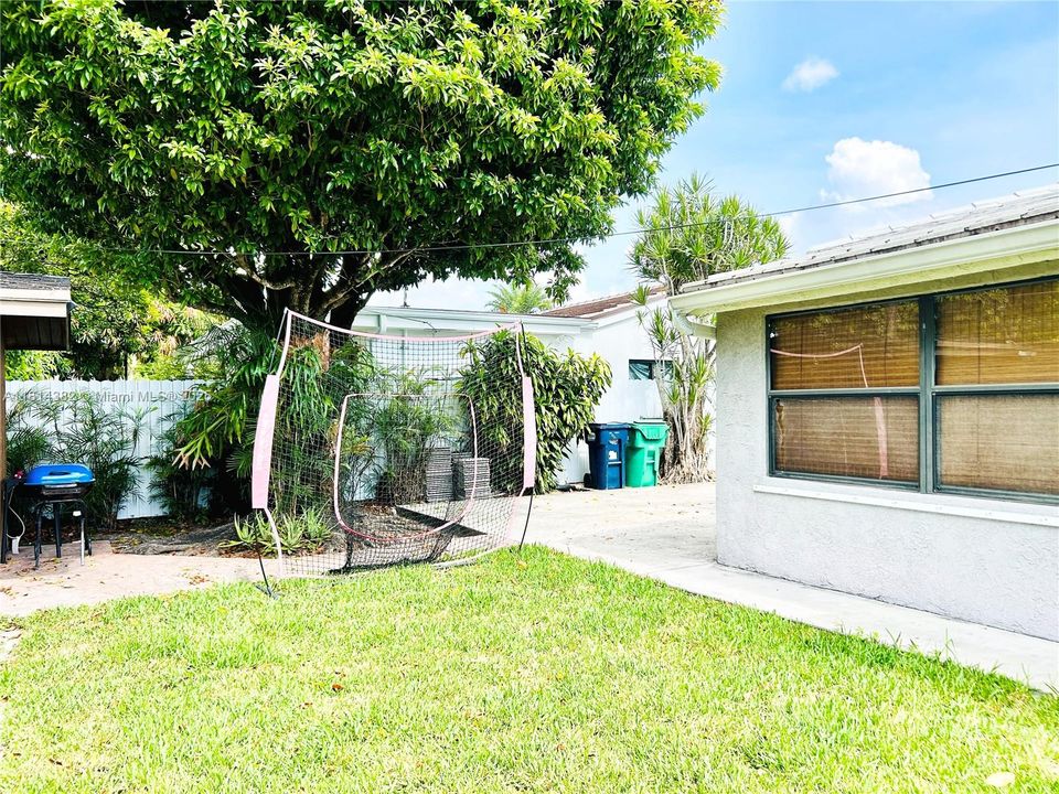 Recently Sold: $589,000 (3 beds, 1 baths, 975 Square Feet)