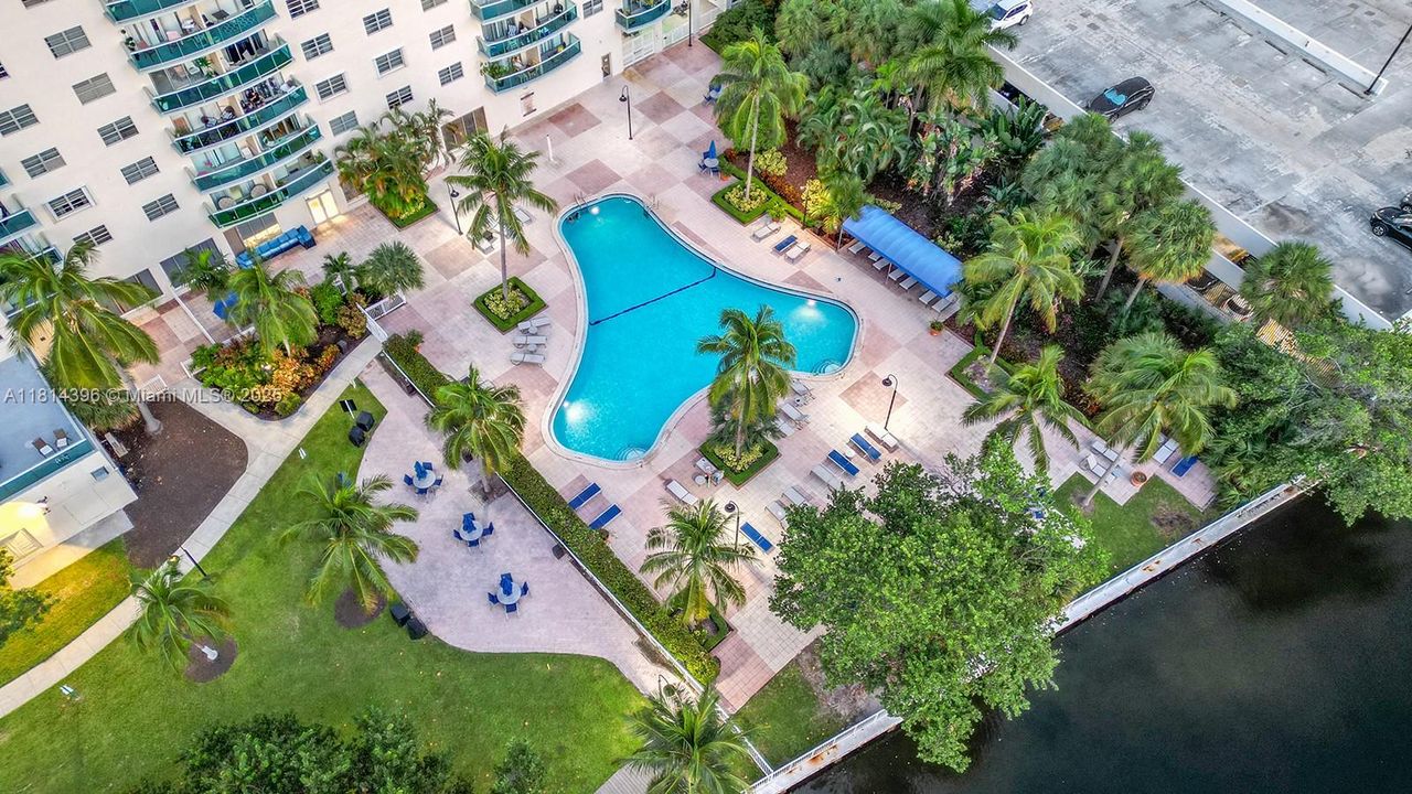 待售: $469,000 (2 贝兹, 2 浴室, 1525 平方英尺)