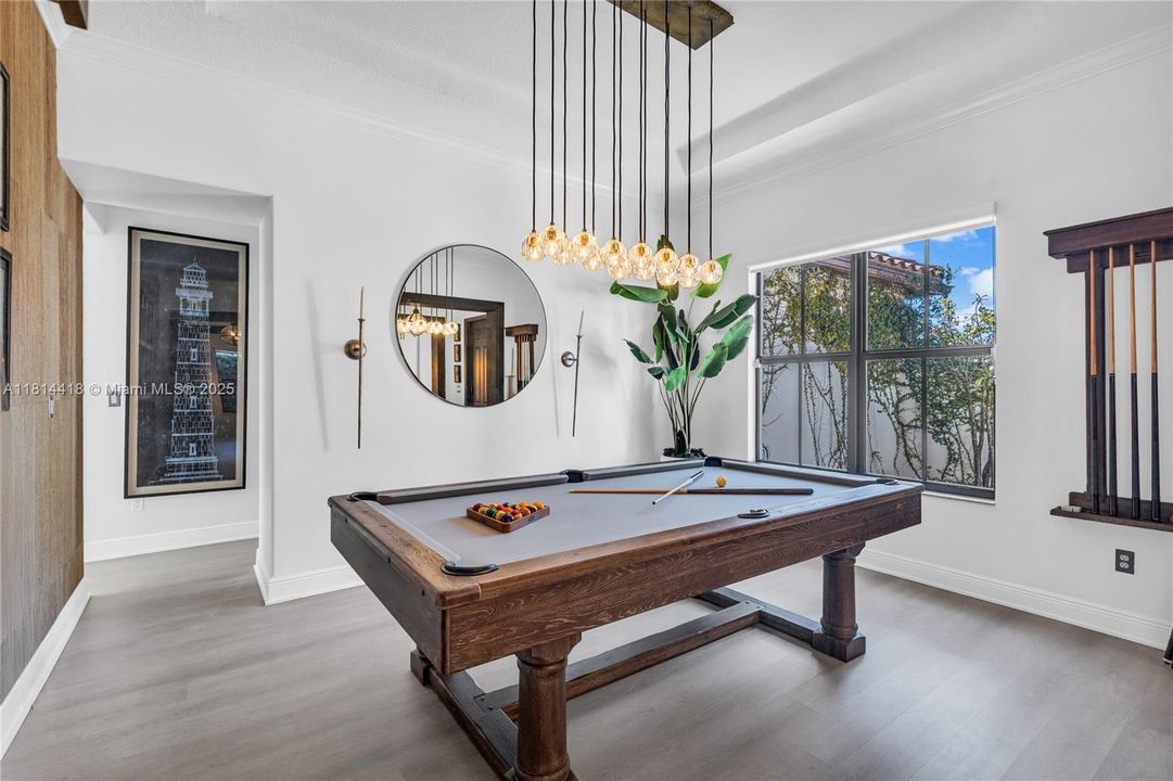 For Rent: $15,000 (5 beds, 6 baths, 4110 Square Feet)