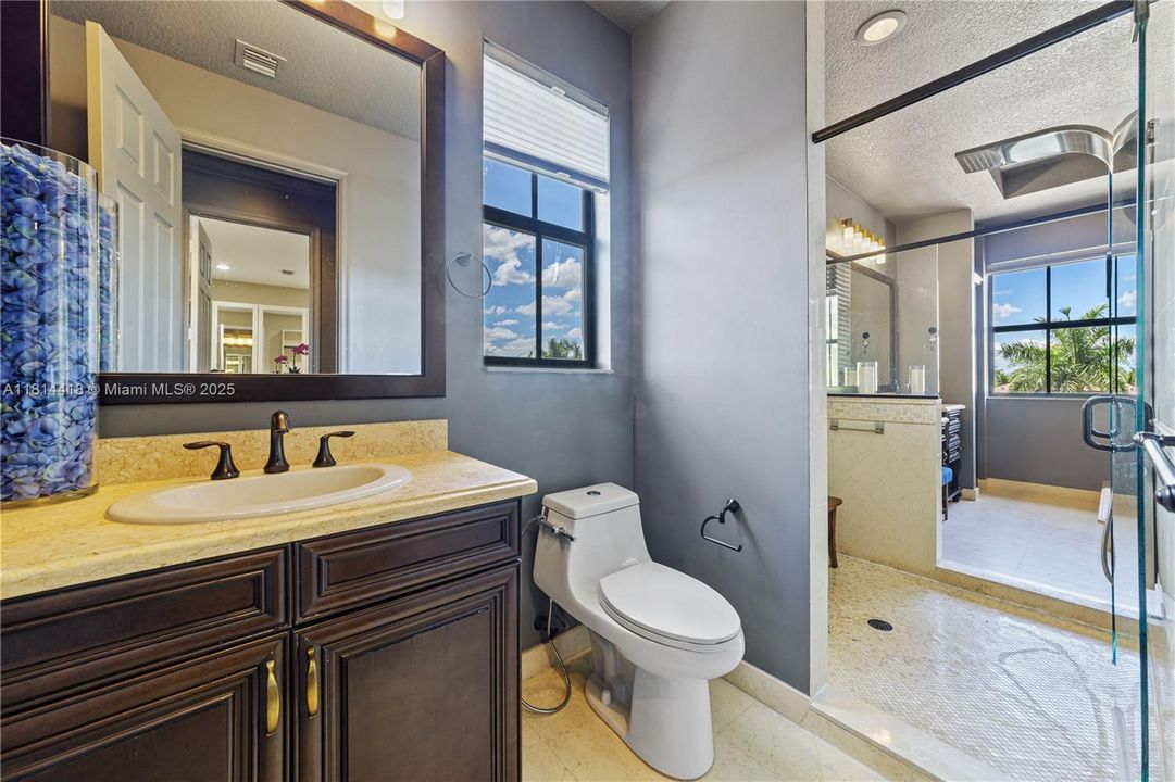 For Rent: $15,000 (5 beds, 6 baths, 4110 Square Feet)