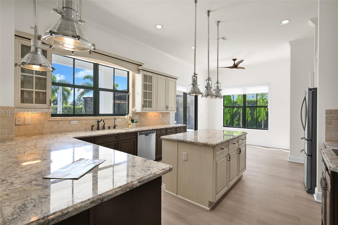 For Rent: $15,000 (5 beds, 6 baths, 4110 Square Feet)