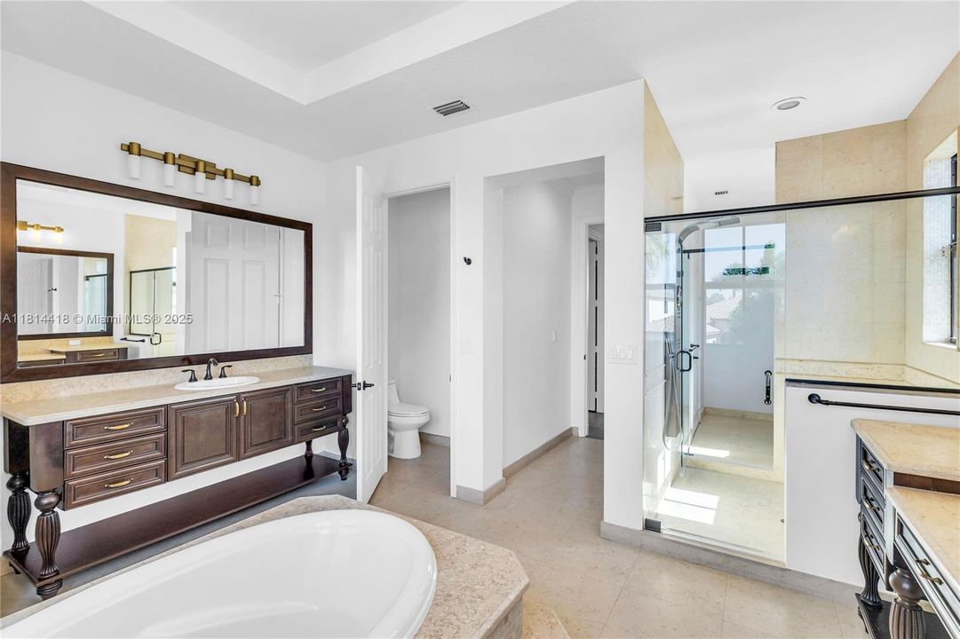 For Rent: $15,000 (5 beds, 6 baths, 4110 Square Feet)