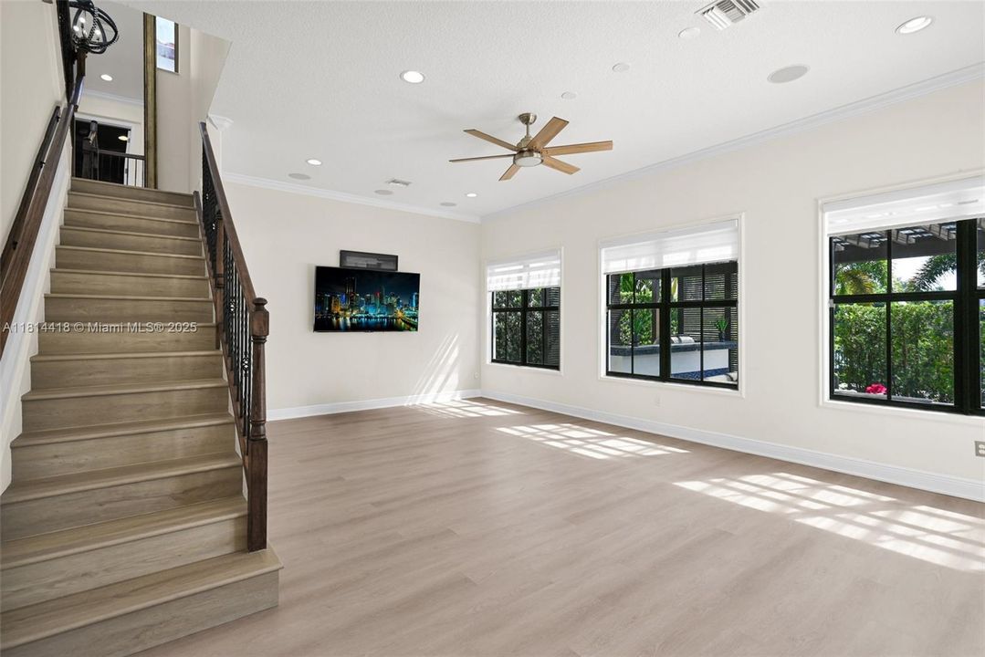 For Rent: $15,000 (5 beds, 6 baths, 4110 Square Feet)