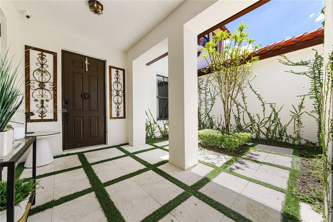 For Rent: $15,000 (5 beds, 6 baths, 4110 Square Feet)