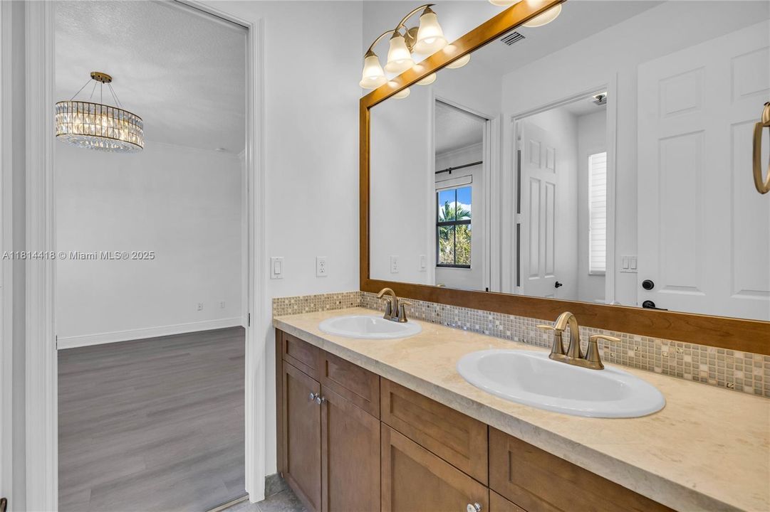 For Rent: $15,000 (5 beds, 6 baths, 4110 Square Feet)