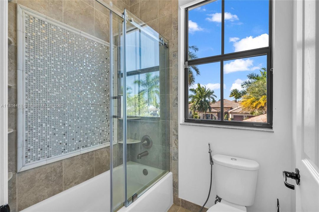 For Rent: $15,000 (5 beds, 6 baths, 4110 Square Feet)