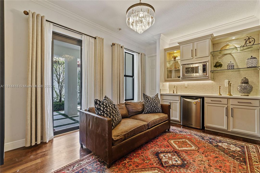 For Rent: $15,000 (5 beds, 6 baths, 4110 Square Feet)