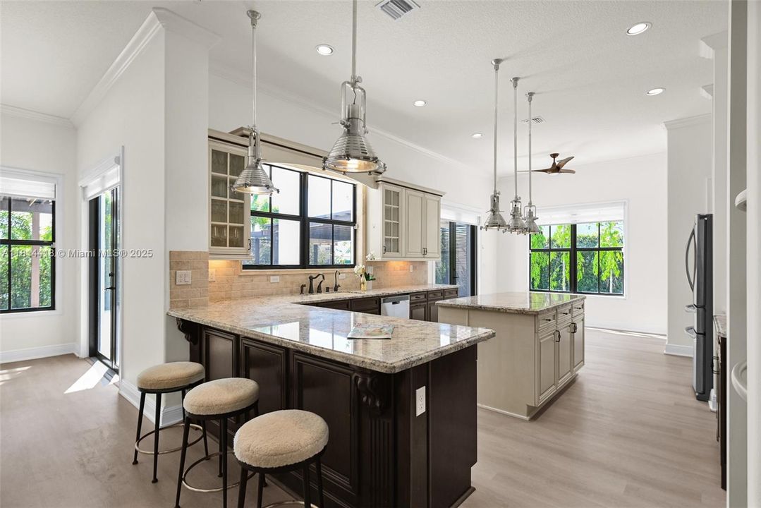 For Rent: $15,000 (5 beds, 6 baths, 4110 Square Feet)