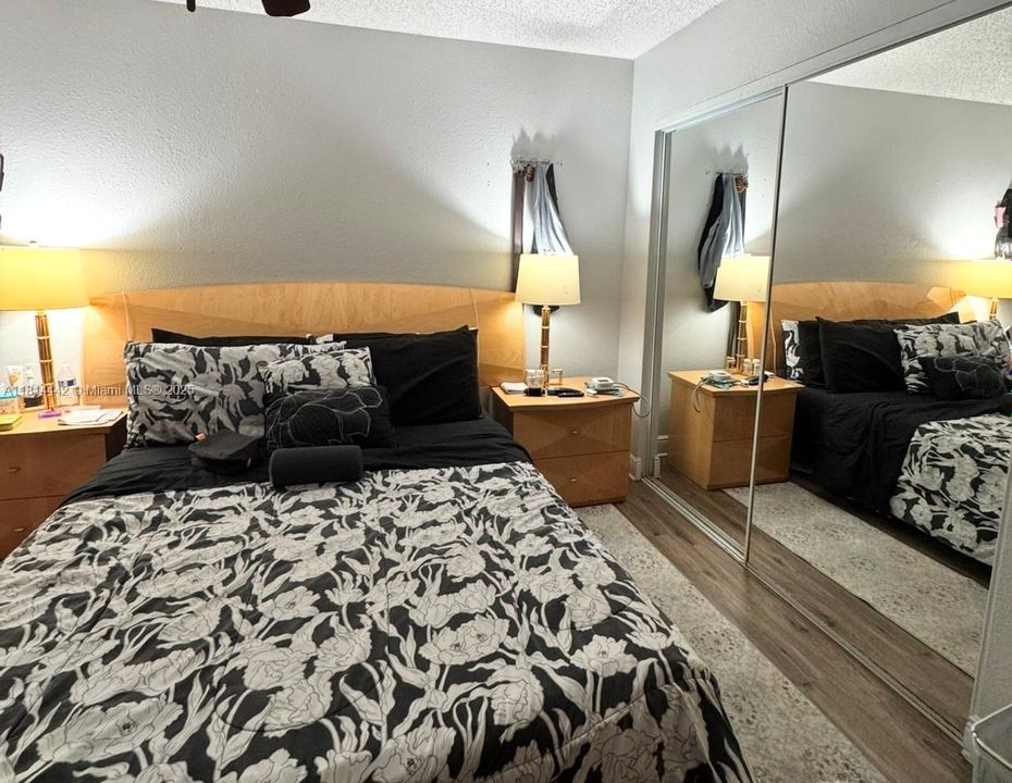 For Sale: $212,000 (2 beds, 2 baths, 900 Square Feet)