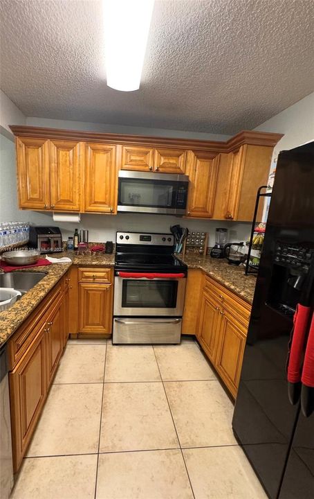 For Sale: $212,000 (2 beds, 2 baths, 900 Square Feet)