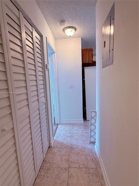 Под контрактом: $314,900 (2 спален, 2 ванн, 1431 Квадратных фут)