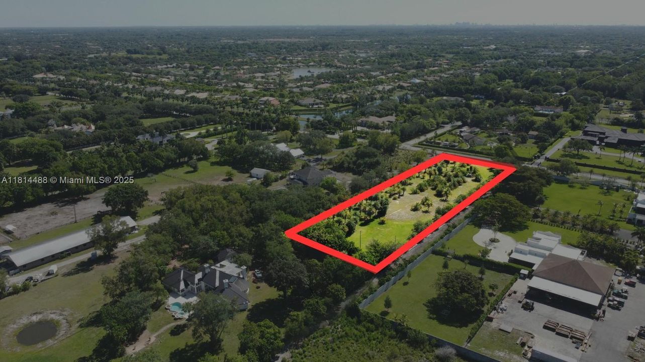 待售: $2,300,000 (2.49 acres)