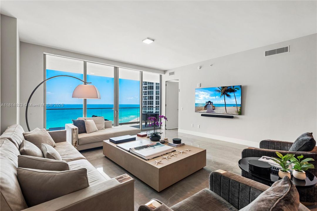 На продажу: $4,590,000 (3 спален, 3 ванн, 2271 Квадратных фут)