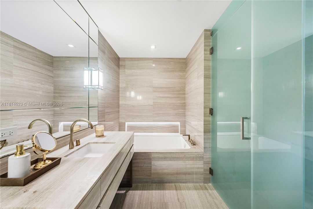 На продажу: $4,590,000 (3 спален, 3 ванн, 2271 Квадратных фут)