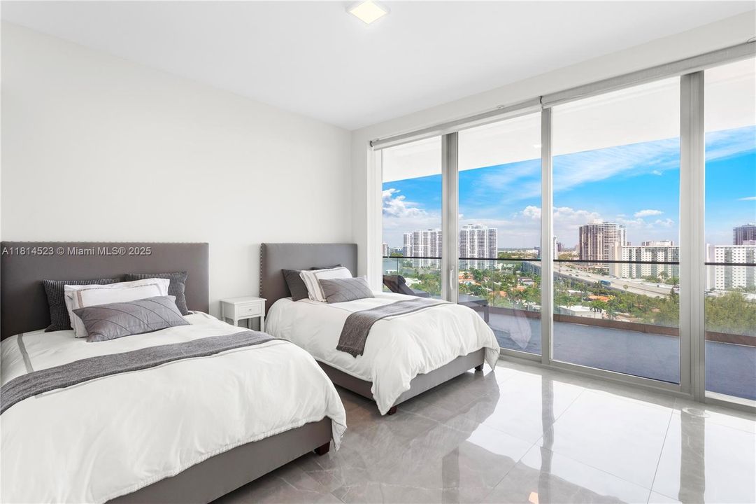 На продажу: $4,590,000 (3 спален, 3 ванн, 2271 Квадратных фут)