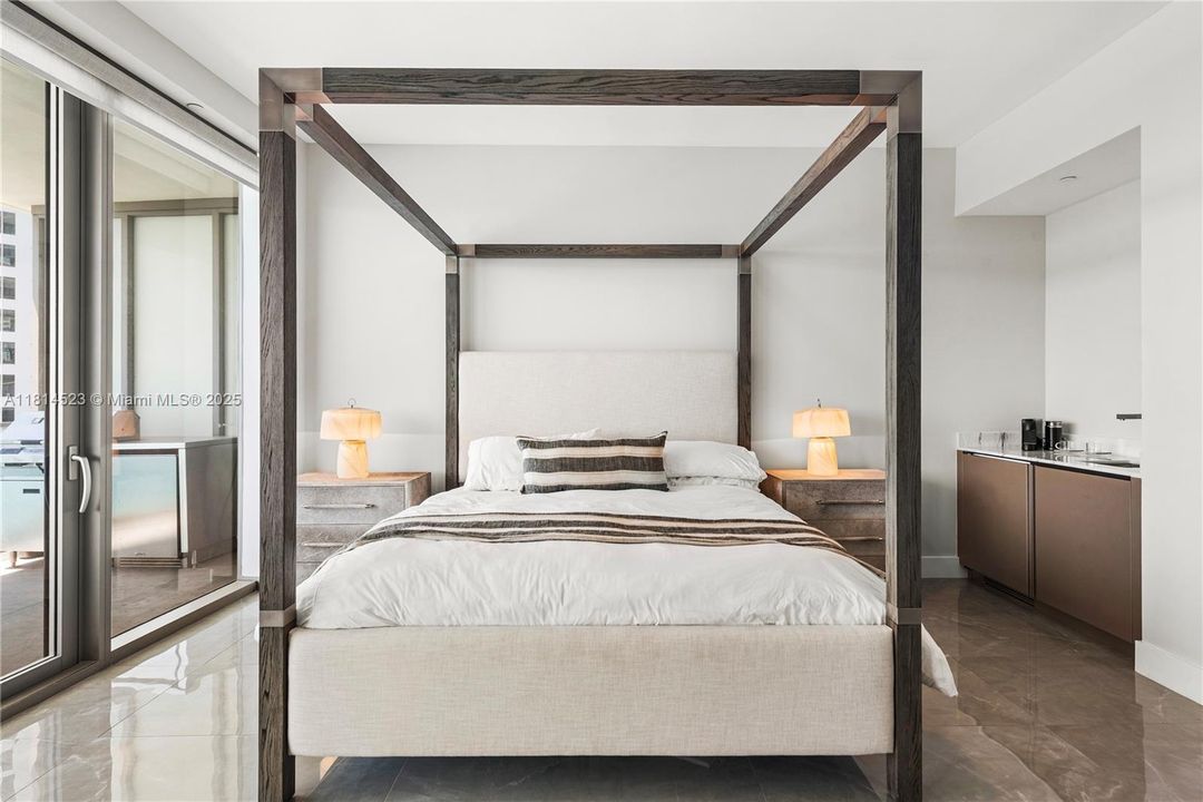 На продажу: $4,590,000 (3 спален, 3 ванн, 2271 Квадратных фут)