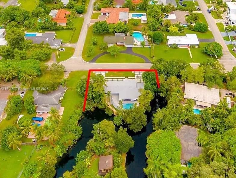 Active With Contract: $9,000 (3 beds, 3 baths, 1856 Square Feet)